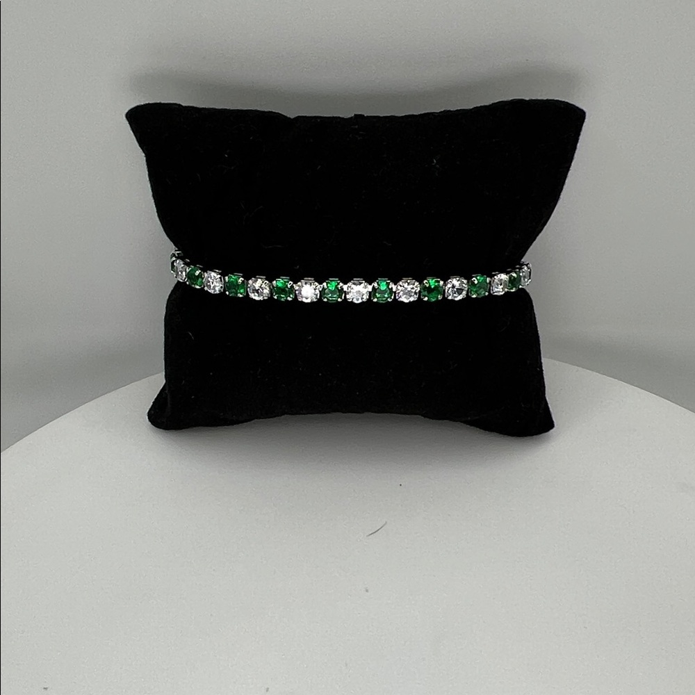 197. White Gold Plated Emerald Green and Crystal Stones Bracelet 6 1/2”